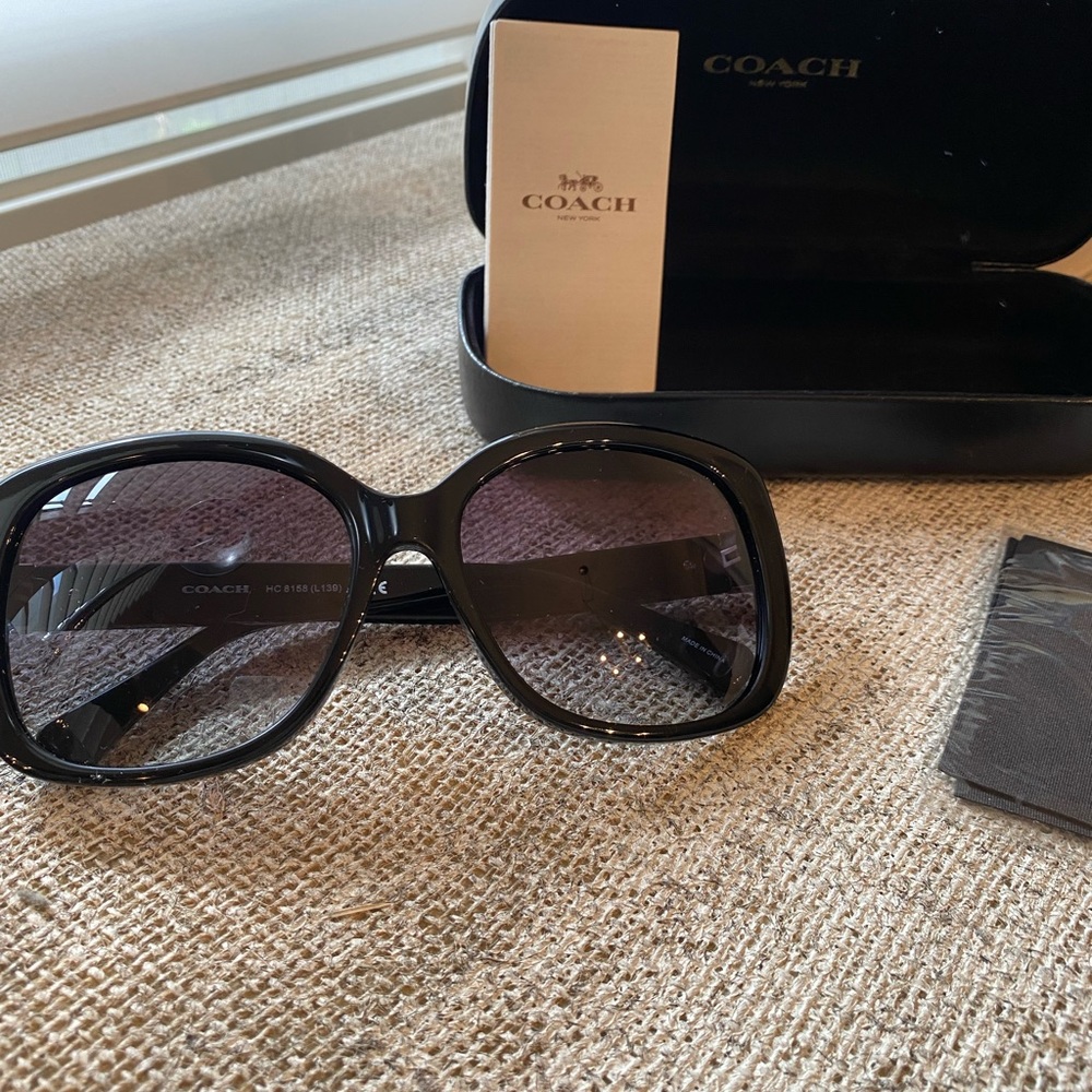 NEW COACH SUNGLASSES never worn